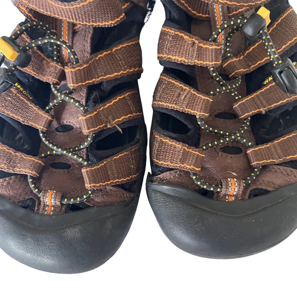 KEEN Youth Newport H2 Brown Strap Outdoor Water Sandals. Size 4